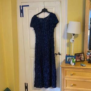 Alex gown- Size 12. Worn once!